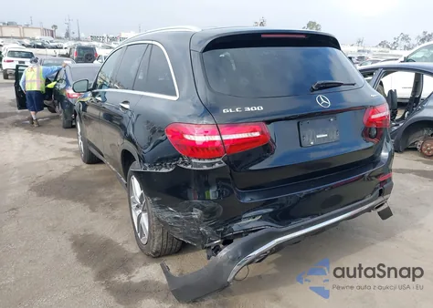 2018 Mercedes-Benz Glc 300 4Matic z USA, uszkodzony, nr VIN WDC0G4KBXJV021020